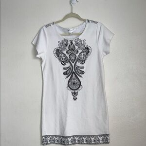 VENUS White and Black Graphic Cap Sleeve Tunic